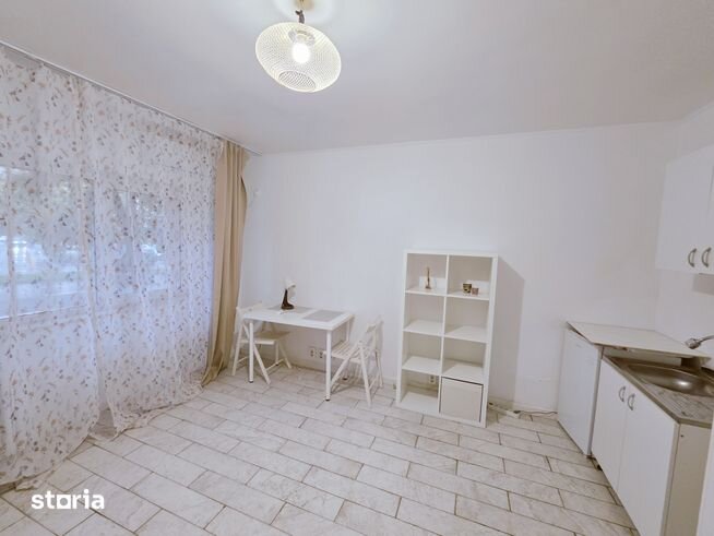 Sala Palatului, garsoniera parter/8, mobilat, utilat.