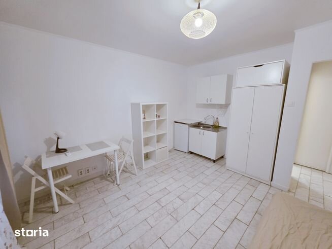Sala Palatului, garsoniera parter/8, mobilat, utilat.